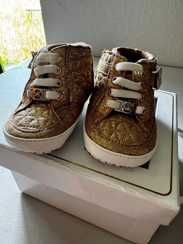 Zapatillas altas Michael Kors Baby Florence2 doradas - Talla US 1 gamuza - Nuevas Foto 2 de 4