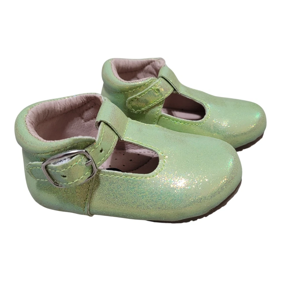 NUEVO A Bear Co Niño Pequeño Talla 3 Suave Brillo T-Correa Plana Verde Niñas Foto 4 de 4