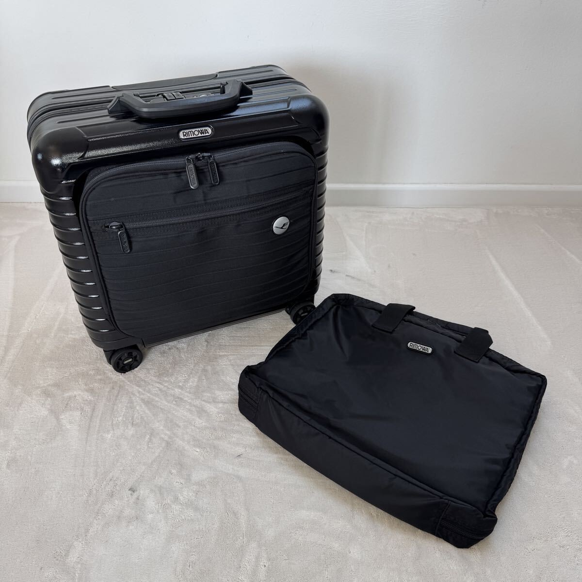 【新品未使用・正規品】RIMOWA BUSINESS TROLLEY Rimowa Lufthansa Business Trolley 31L Black 4 wheels Carry Case