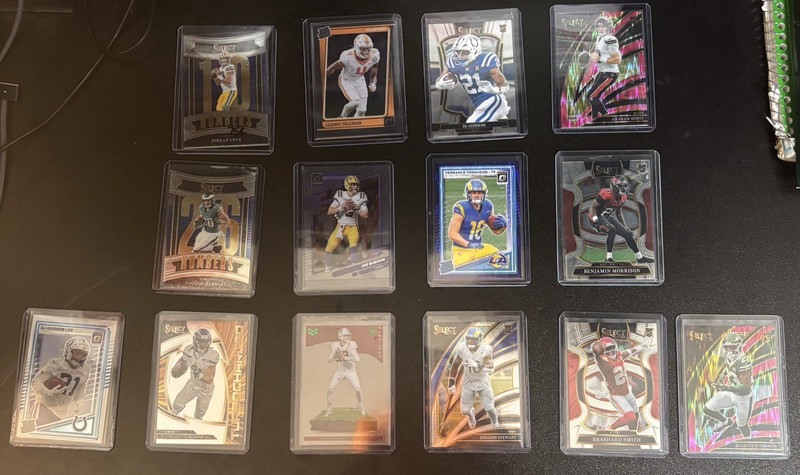 Joe Burrow, Saquon Barkley, Jordan love, rookies & more in an NFL 14 card lot!