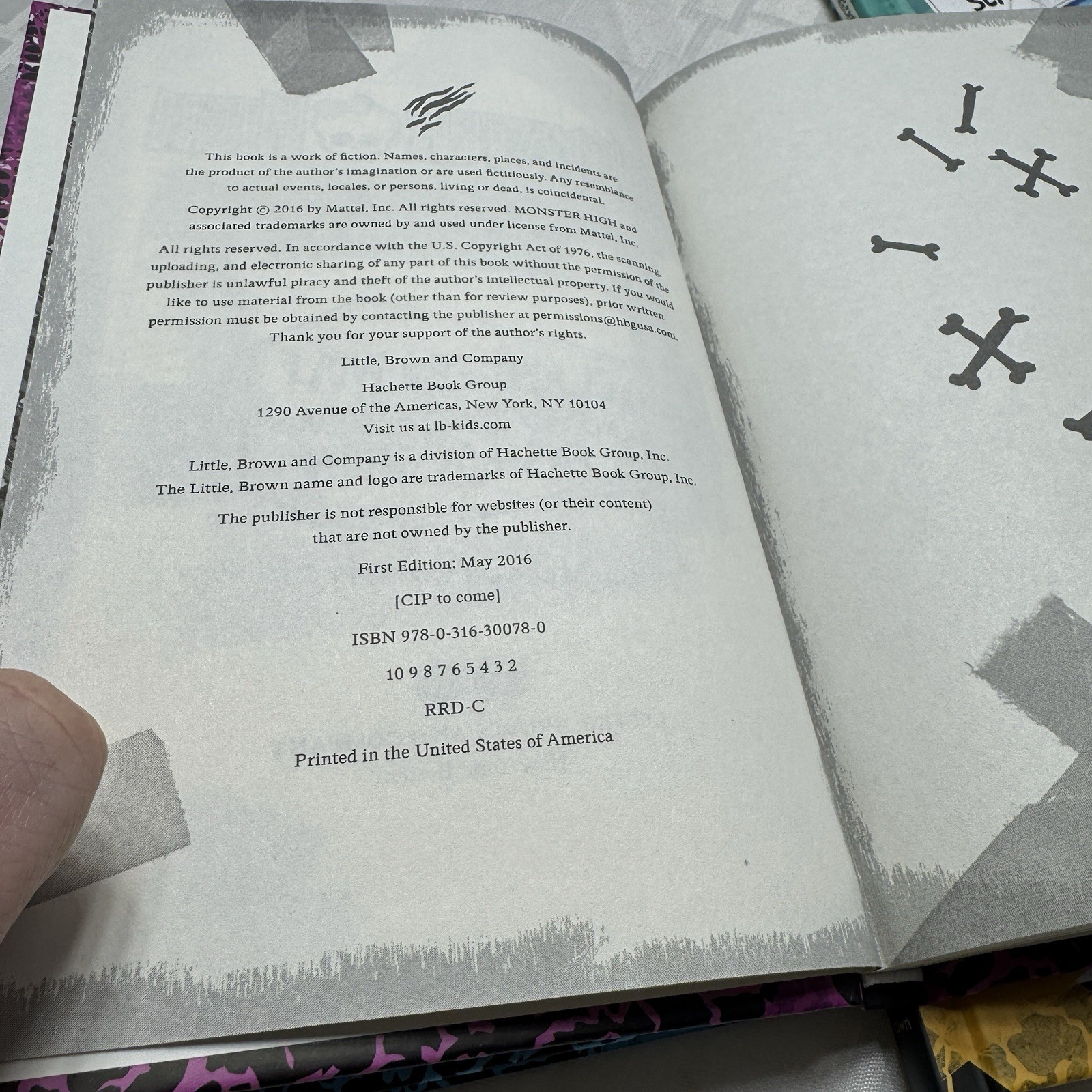 Monster High Dairies 5 Book Box Set Nessi Monstrata 1st Hard Cover Little Brown