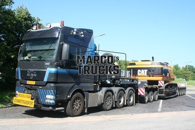 LKW Foto MAN TGX 41.680 V8 Schwerlasttransporter Niederlande schwarz UITZ #j4on
