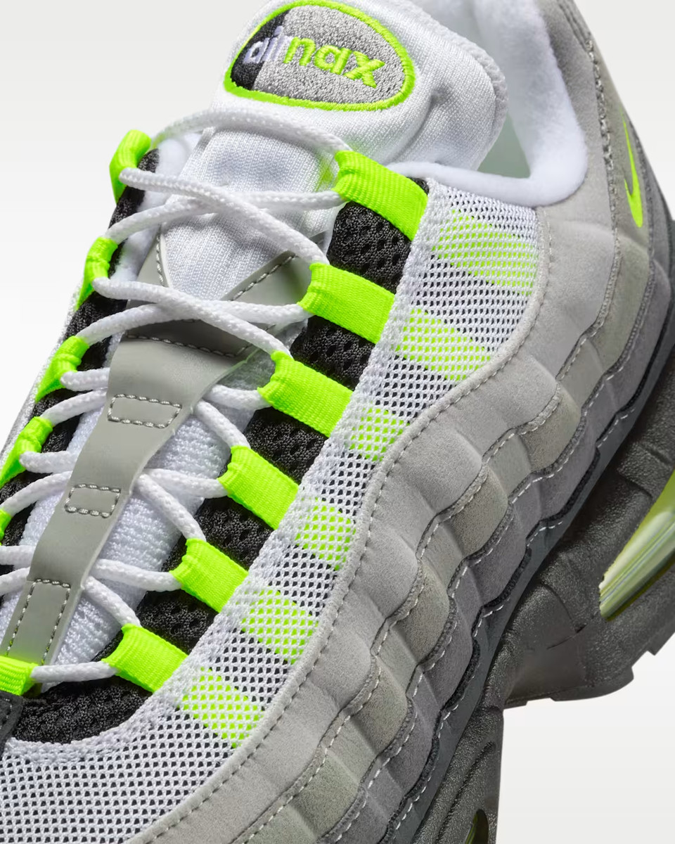 Nike Air Max 95 OG NEON BIG BUBBLE HM4740-001 SIZE US 10 (BRAND NEW WITH BOX) — product photo 7 of 10