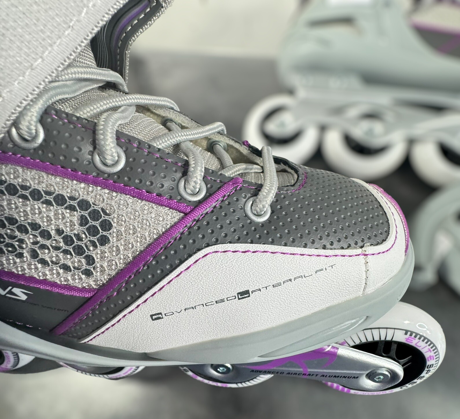 Roller Derby Inline Skates Women's Size 07 Aerio Q60 White/Grey/Pink