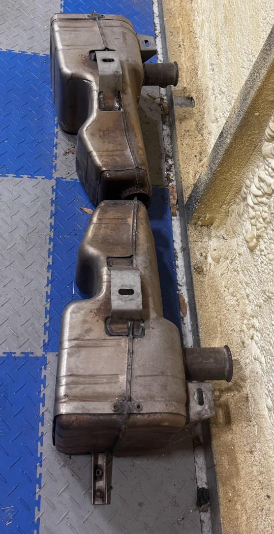 Lamborghini Gallardo 2004-2005 RIGHT Muffler P/N 07L251052A