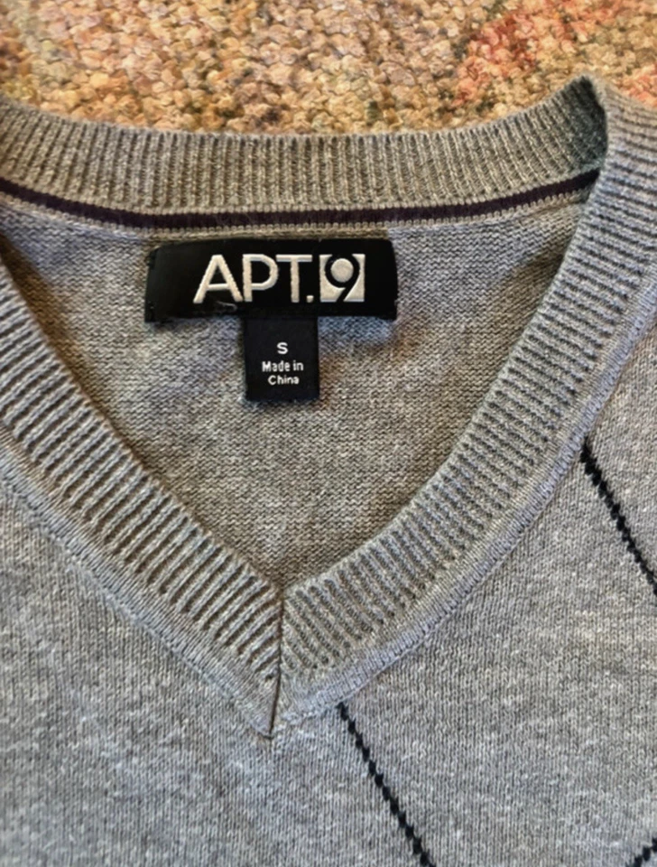 Apt 9 Gray Men’s Argyle Diamond Pattern Vest Size Small 100% Cotton unisex  - Image 3 of 4