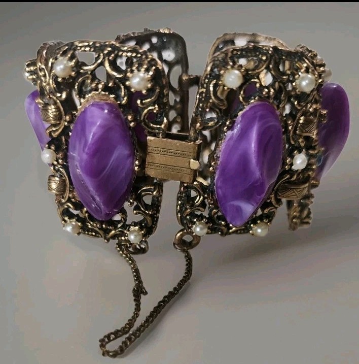 Stunning Statement VTG 6 Panel  Purple Lucite/Fau… - image 2