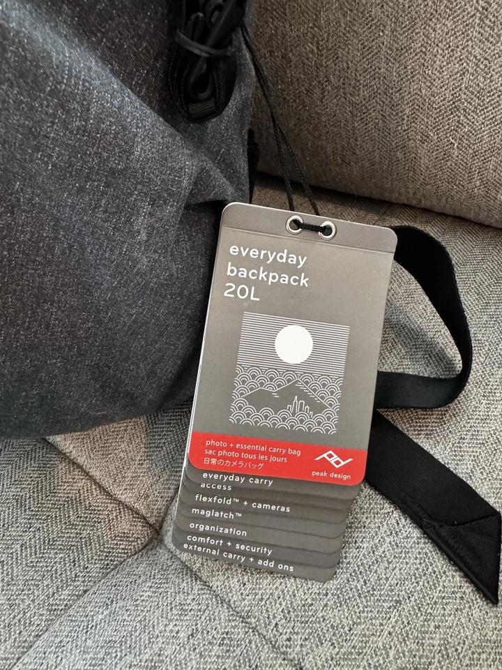 New Peak Design Everyday Backpack, Charcoal 20L - Image 3 of 4