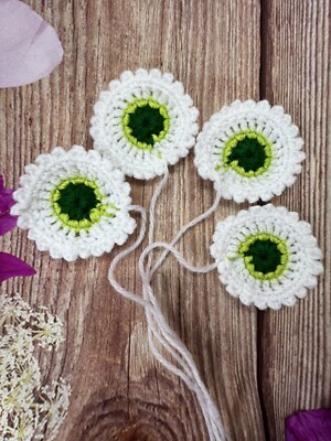 Häkel Handarbeit Set Blumen Applikation süß neu weiß Garn klein Deko Accessoire 