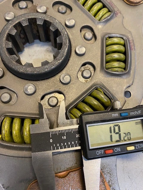 Disco de embreagem Dana Spicer 128578 acionado conjunto disco de embreagem furo 45mm - Imagem 2 de 4