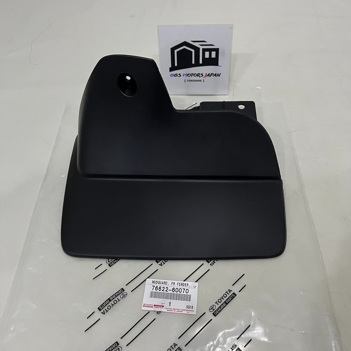 Toyota OEM 76621-60080 76622-60070 Land Cruiser Front Mud Guards