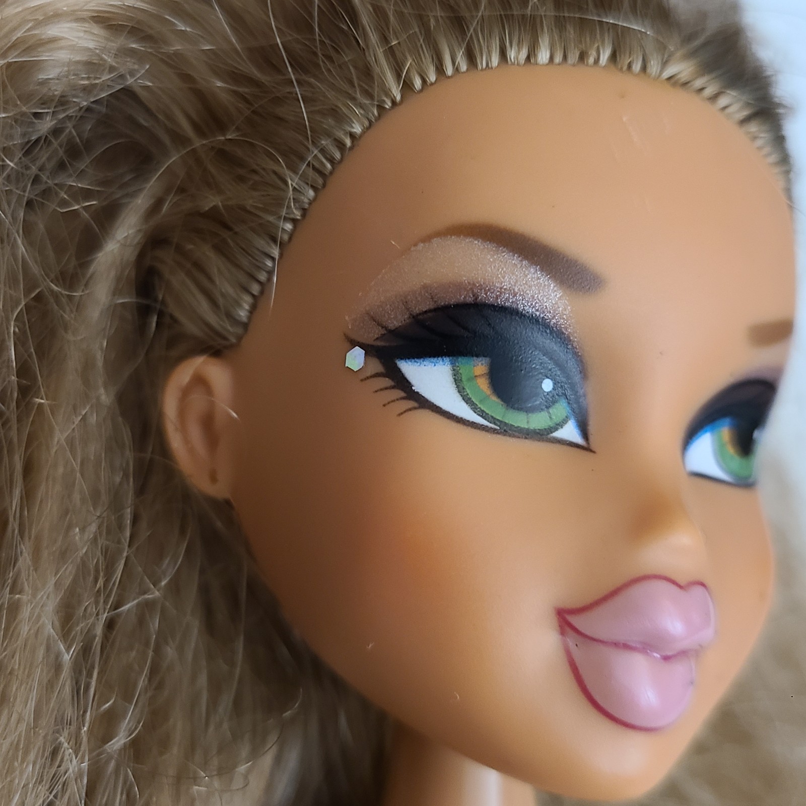 MGA Bratz Forever Diamondz Fianna Doll NUDE No Clothes Shoes Accessories