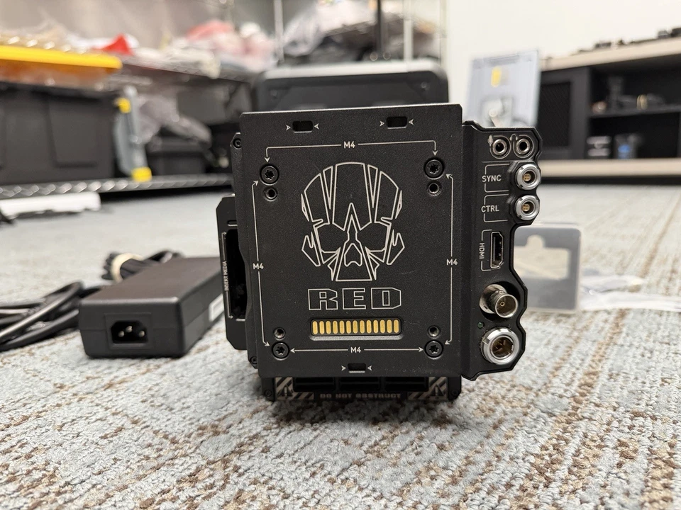 Sensor RED EPIC-W DSMC2 HELIO 8K S35 con montaje EF y expansor de base 615 horas Foto 4 de 4