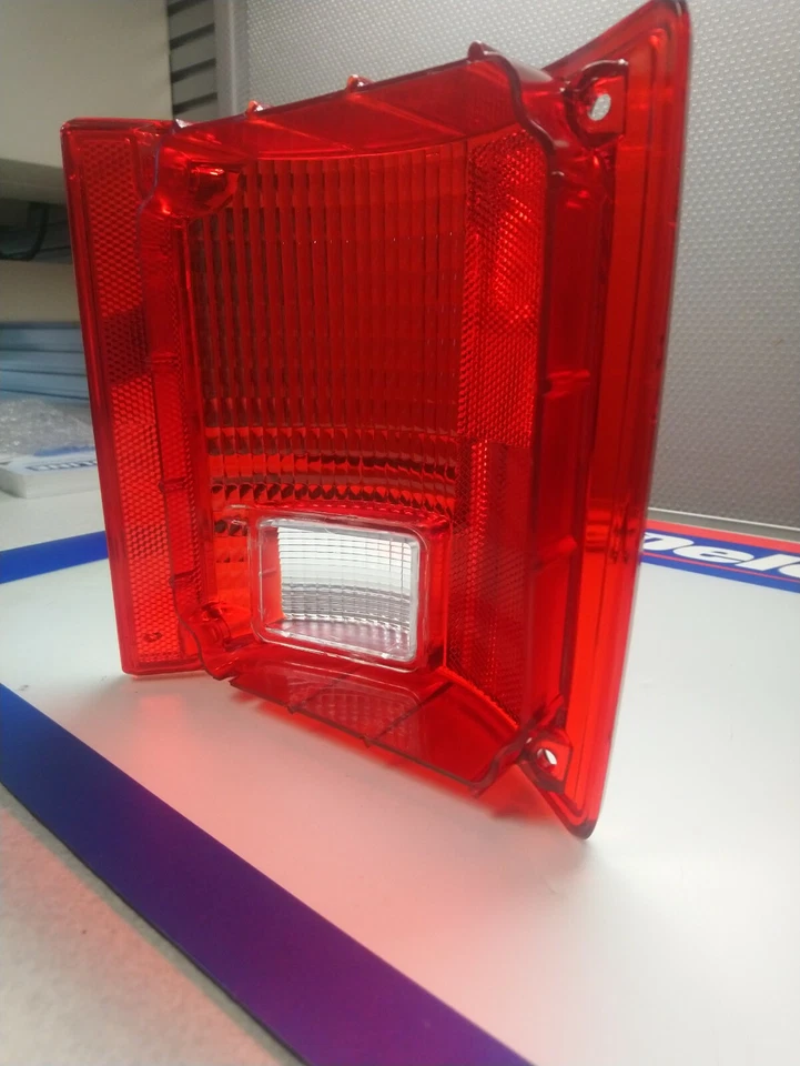 5965775 73-87 nuevo GM lado conductor luz trasera chevy pick up c10 20 30 k10 20 30 Foto 2 de 2