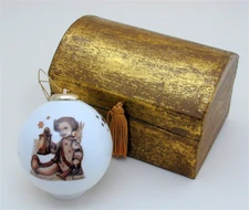 M.J. Hummel Guiding Angel Reutter Porcelain Ornament w/ Gift Chest - US SHIPPER