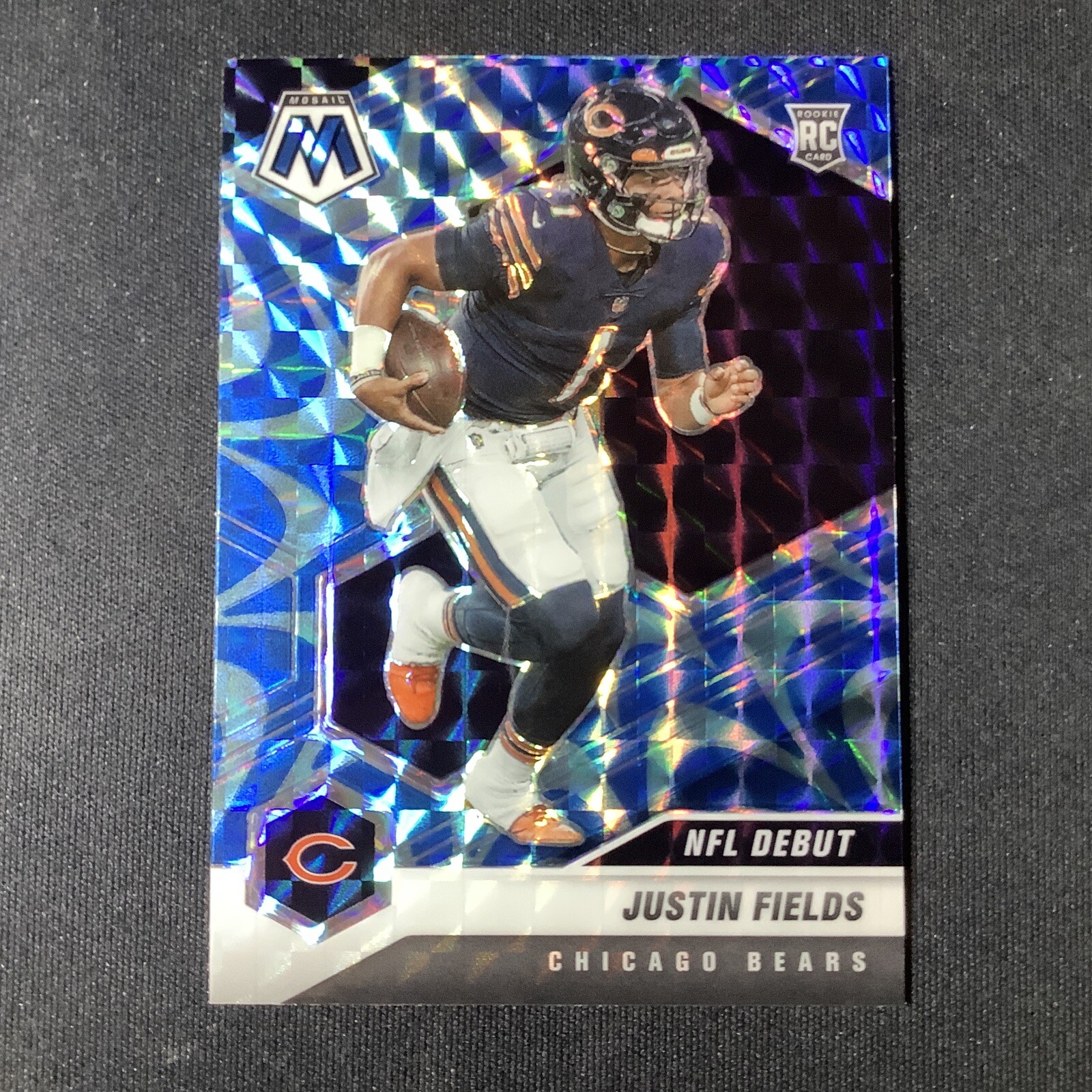 2021 Mosaic Justin Fields NFL Debut Reactive Blue Prizm Rookie RC #242 Bears