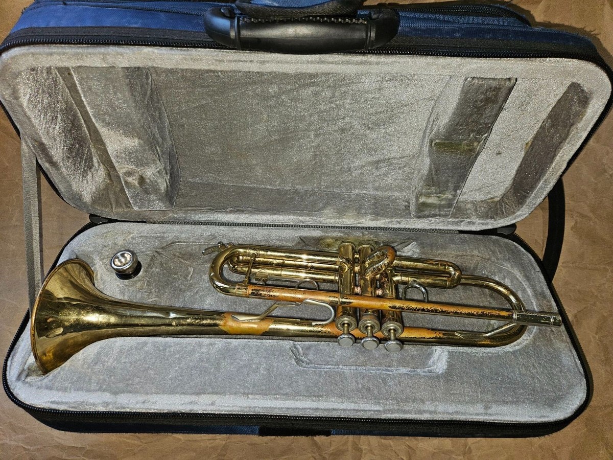 Bach TR300 Trumpet w/ Case & Mouthpiece, USA, Good Playing