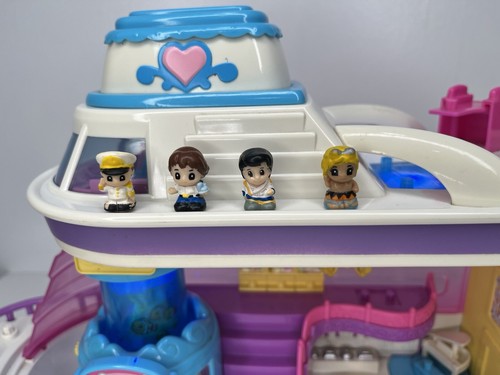Squinkies Light Up Cruise Ship Toy With Squishy Figures - Picture 2 of 23