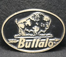 XD27157 VINTAGE 1970s  BUFFALO  WILDLIFE ANIMAL MENS SOLID BRASS BELT BUCKLE