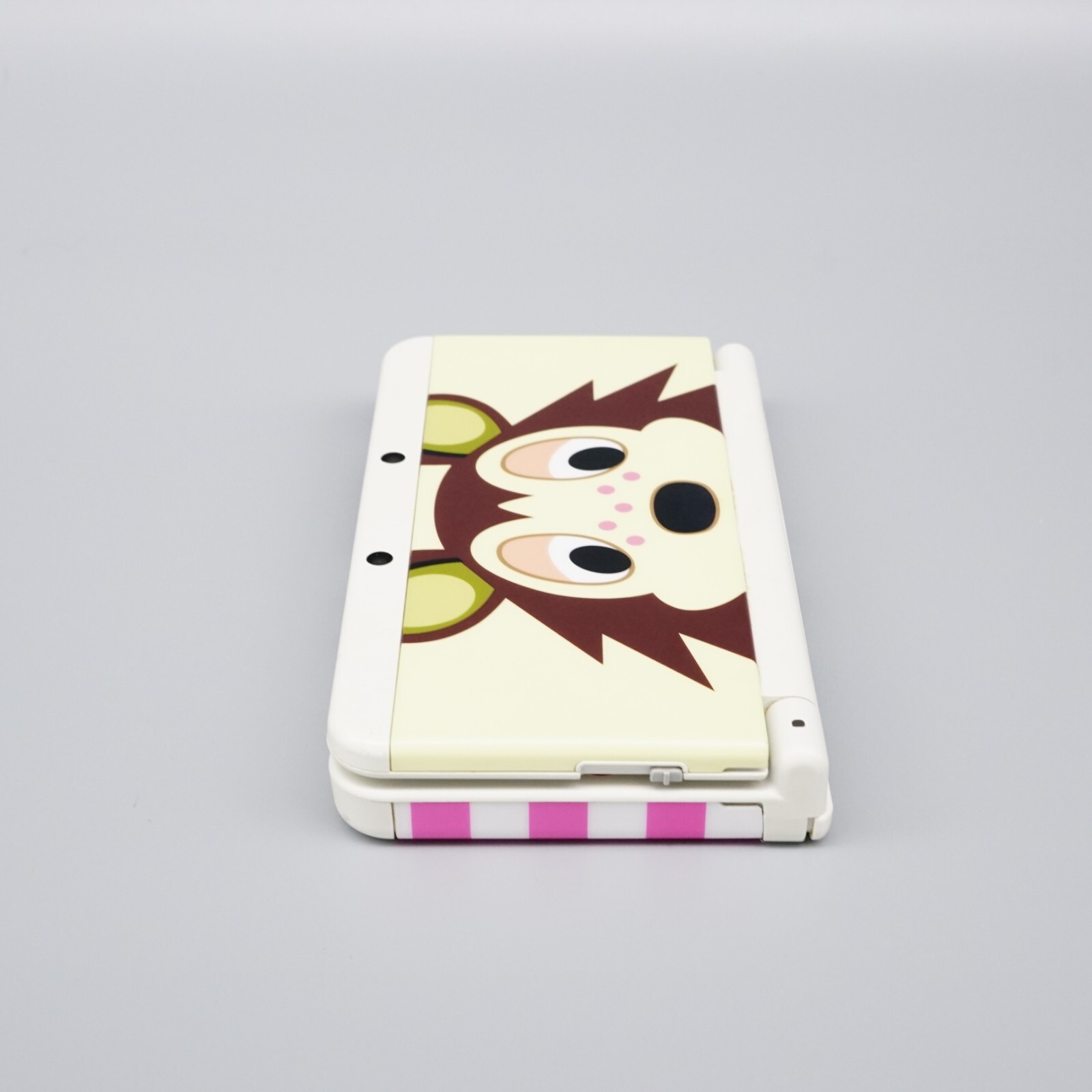 Nintendo New 3DS Animal Crossing Edition White Console + Extras (USA