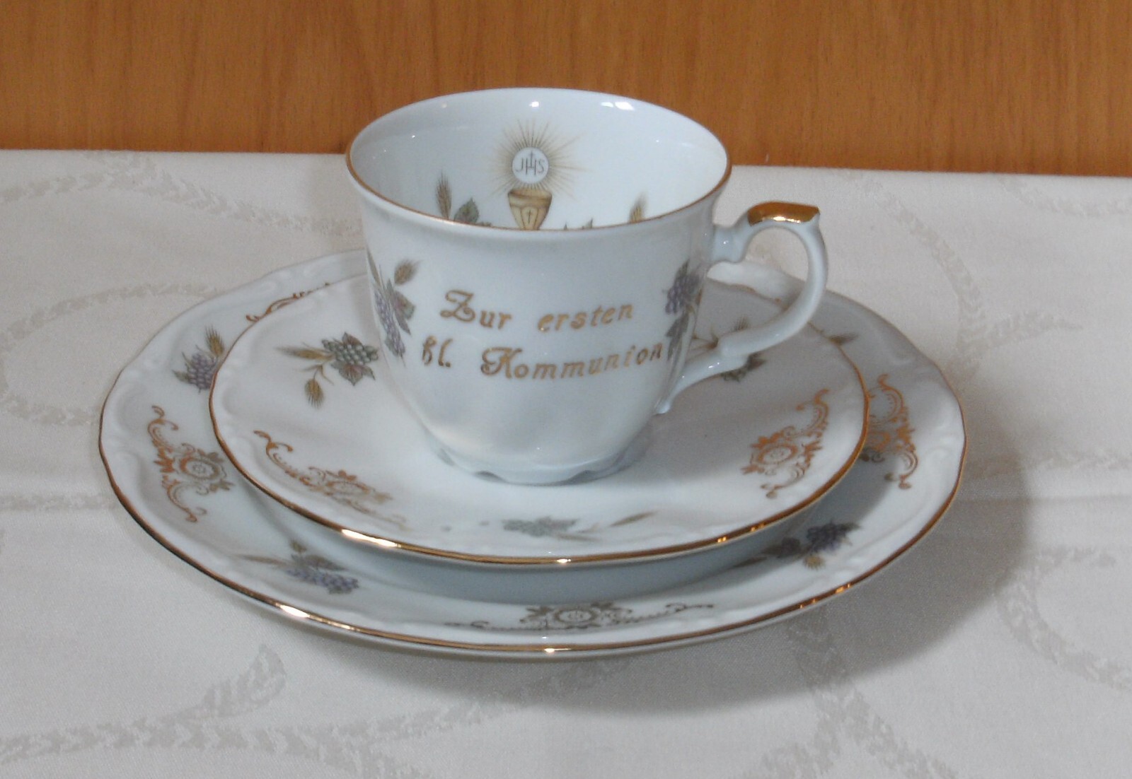 Andenken zur 1. heiligen Kommunion, Erstkommunion, Tasse, Untertasse, Teller