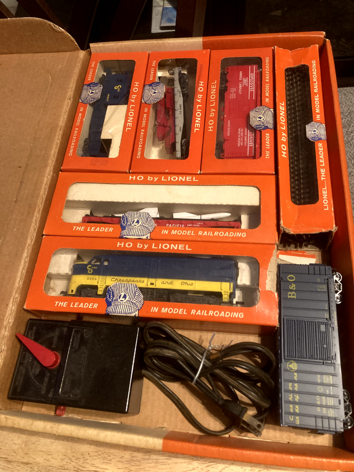 Lionel HO Gauge Diesel Type 5739 Complete & Ready to Run Freight Set eBay