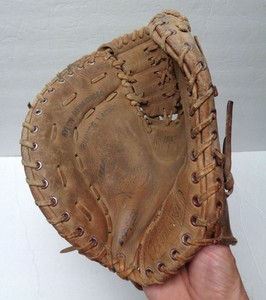 left hand throw catchers mitt