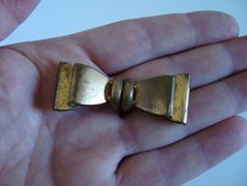 Antica spilla per abbigliamento femminile (bigiotteria) - anni '30