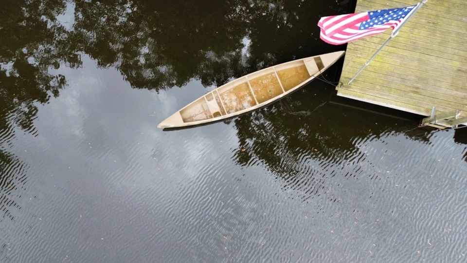 18 ft Grumman Aluminum Canoe, whitewater keel, has been down the Yukon River. - Image 3 of 4