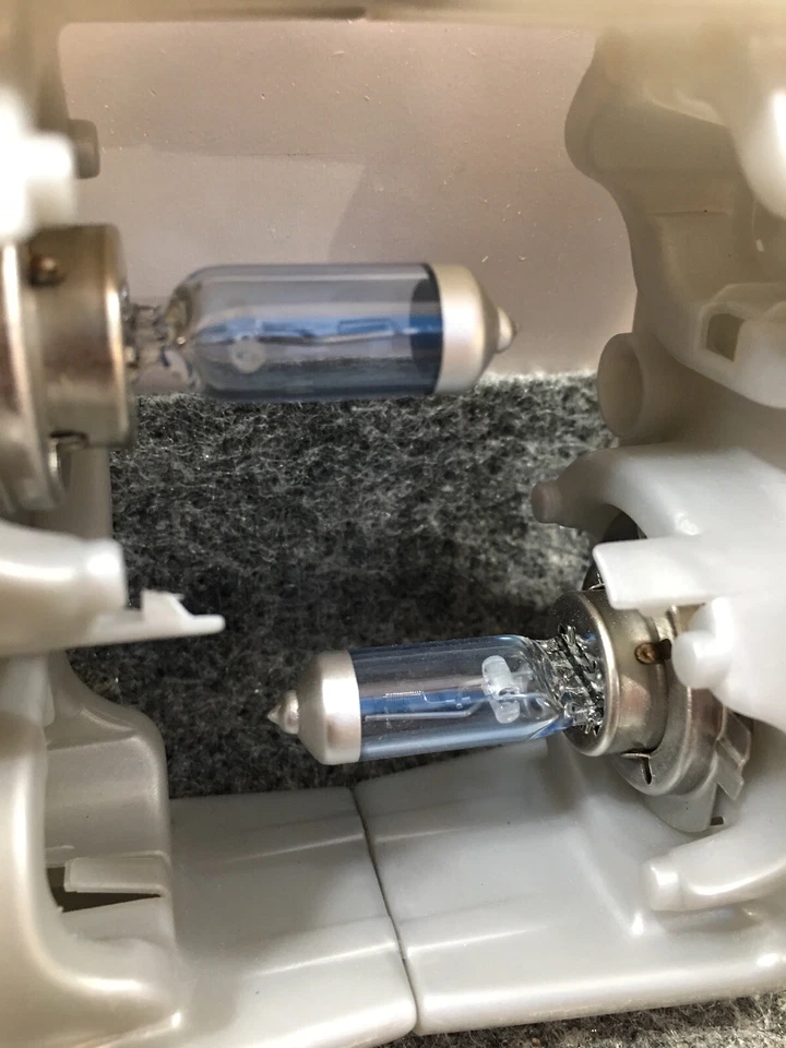 NUEVO Par de bombillas halógenas para faros Eiko H755CVXL2 visión clara XL Foto 3 de 4