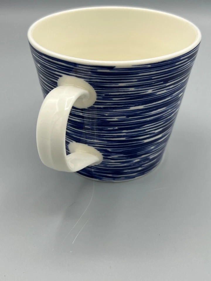 Taza de té de café Royal Doulton Pacific azul a rayas, 3 1/4" de alto, 4" de diámetro Foto 2 de 4