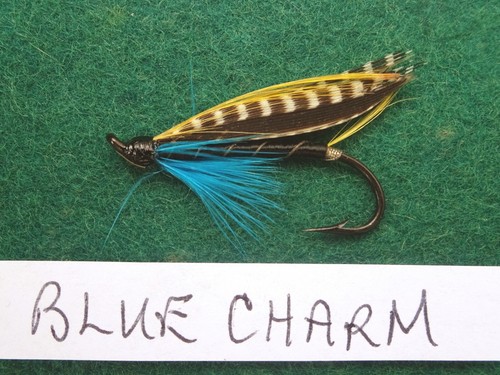 FOUR VINTAGE FULLY DRESSED SALMON FLIES UNUSED STILL IN THEIR ORIGINAL PACKAGES. - Picture 4 of 5
