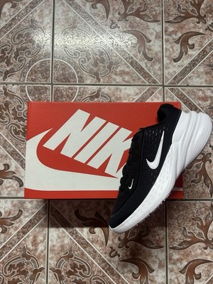 NIKE WOMENS UPLIFT SC Size 8 LIGHTWEIGHT RUNNING TRAINING SHOES Black White