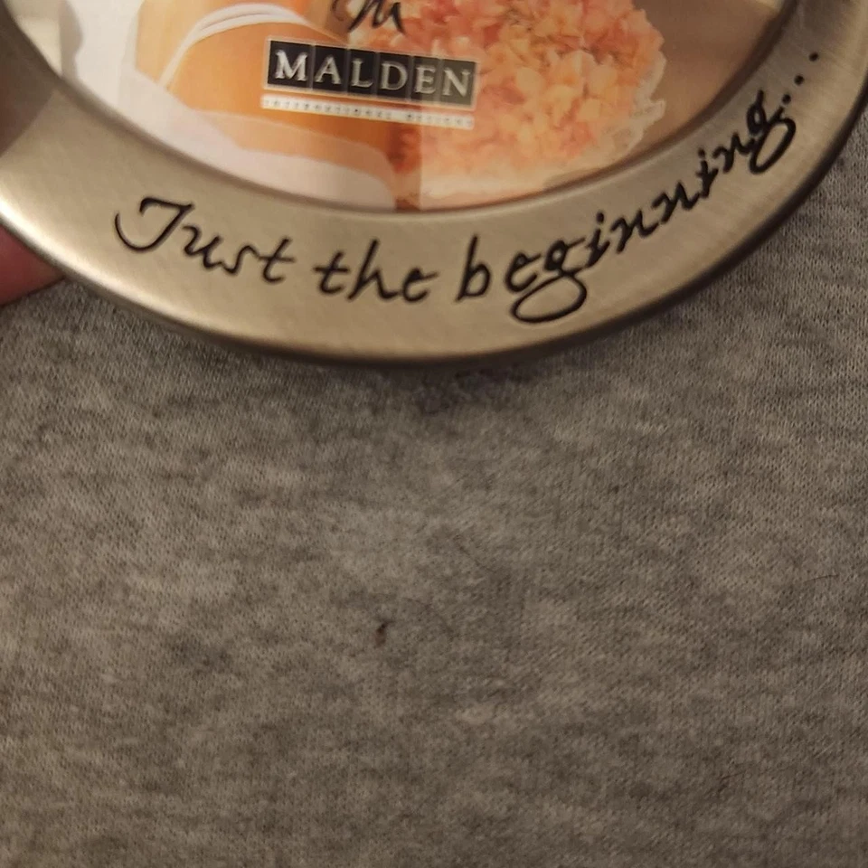 Anillo de compromiso de boda Malden con diamantes 'Just the Beginning' marco de fotos Foto 4 de 4