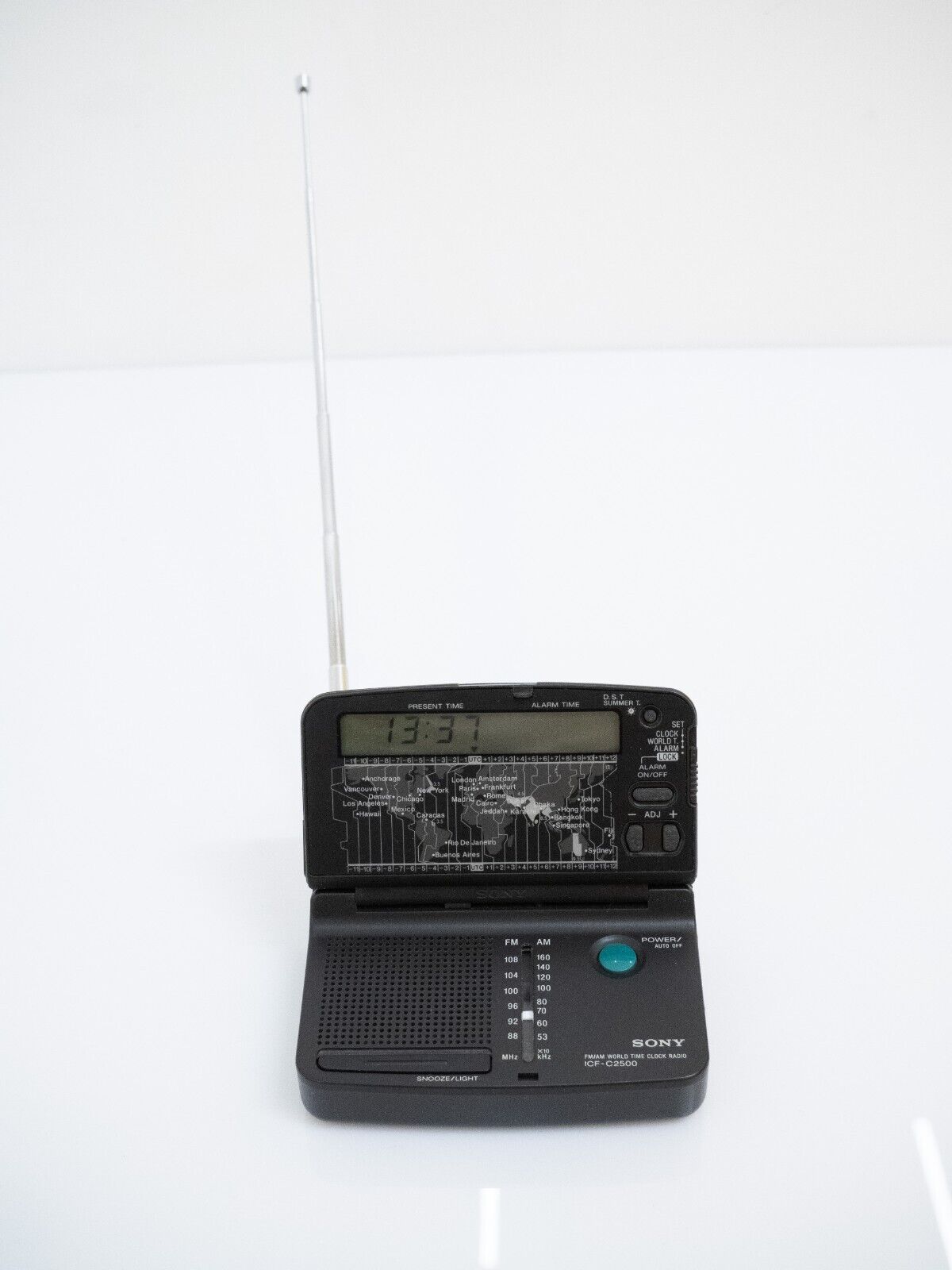 Vintage Sony ICF-C2500 FM/AM Radio mit Wecker GETESTET World Time Clock
