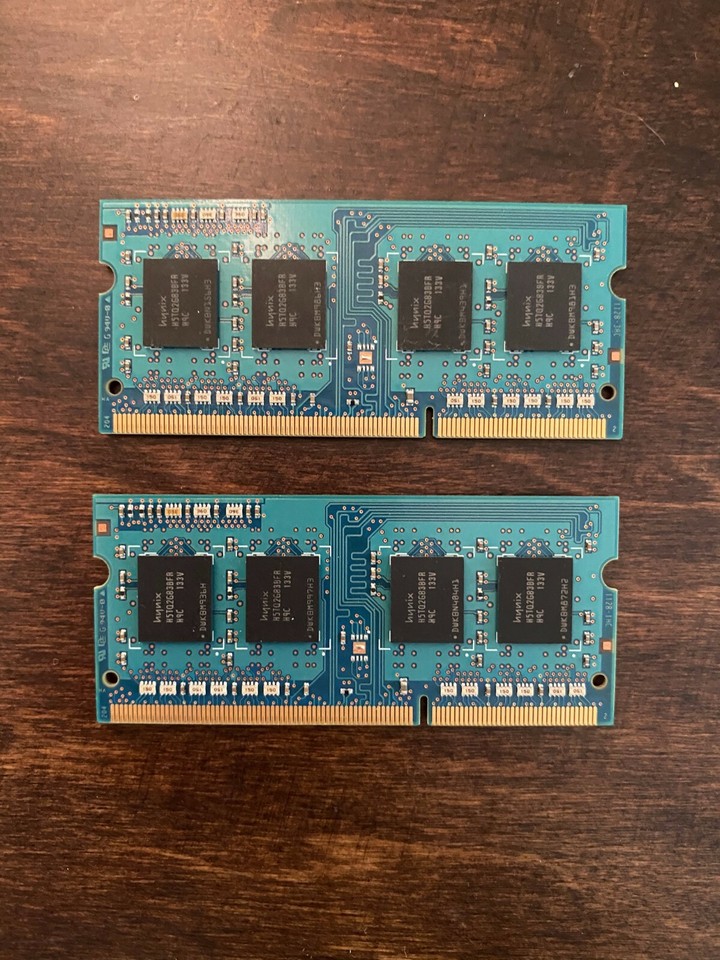 Barrette Mémoire 2Go RAM DDR3 Hynix HMT325S6BFR8C-H9 SO-DIMM