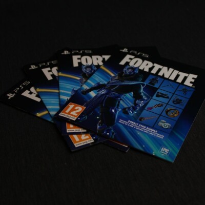 Fortnite Cobalt Star Bundle + 1000 V-Bucks (PS4/PS5) PSN Code (via. Email)