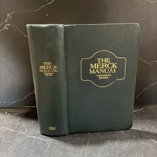 merck manual of diagnosis and therapy book, by robert berkow, m.d., 1977 Hardco