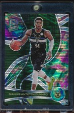 GIANNIS ANTETOKOUNMPO 2021-22 PANINI SPECTRA CELESTIAL # 34 #D/99 SP! BUCKS!