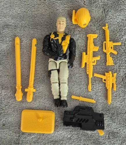 G.I. Joe Mace Action Figure 1993 Vintage - Complete with Accessories - Preowned