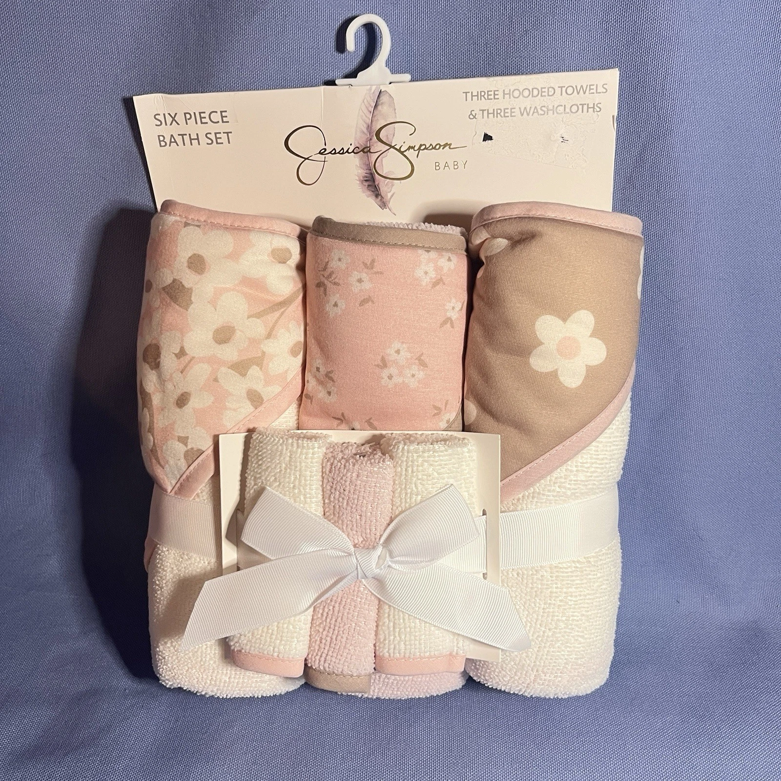 Jessica Simpson 6 Piece Baby Set Pink, Brown, White. Flowers. Towels - Washcloth
Opens in a new wind