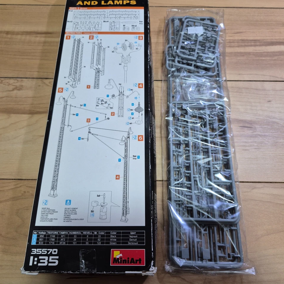 Mini Art 1/35 scale RAILROAD POWER POLES AND LAMPS plastic model kit - Image 2 of 4