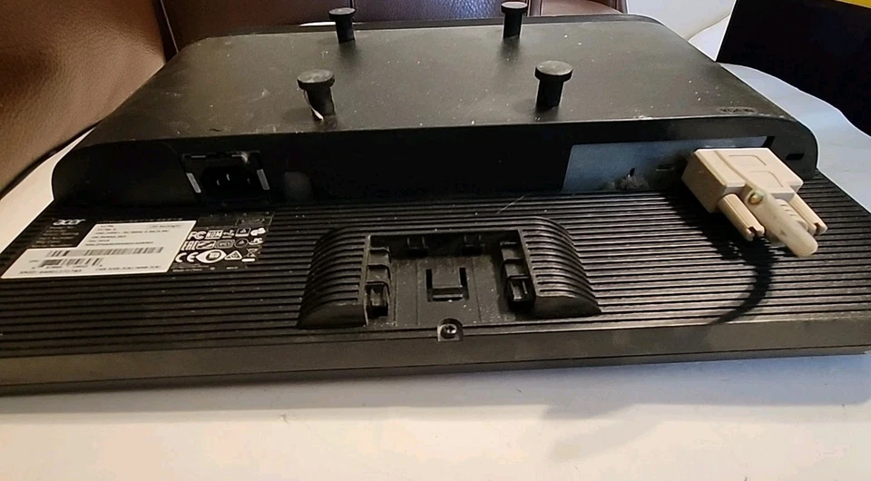 Acer V176L, LCD Computer Monitor, 17" Screen - Free Shipping  - Image 3 of 4