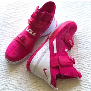 nike lebron 13 rosa