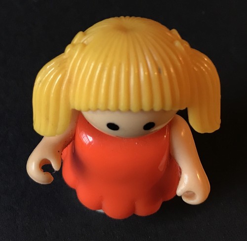 Vintage Fisher Price Little People Blonde Girl w Pig Tails Orange Dress 2.25" - Bild 3 von 4