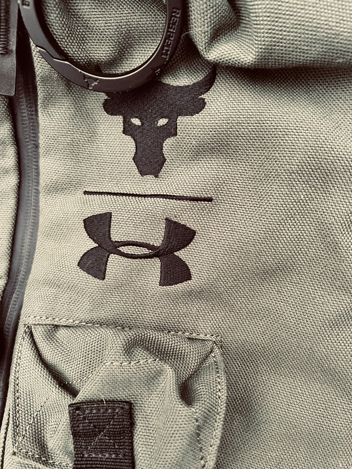 RARE UNDER ARMOUR PROJECT ROCK 60 DUFFLE GYM BACK PAC… Gem