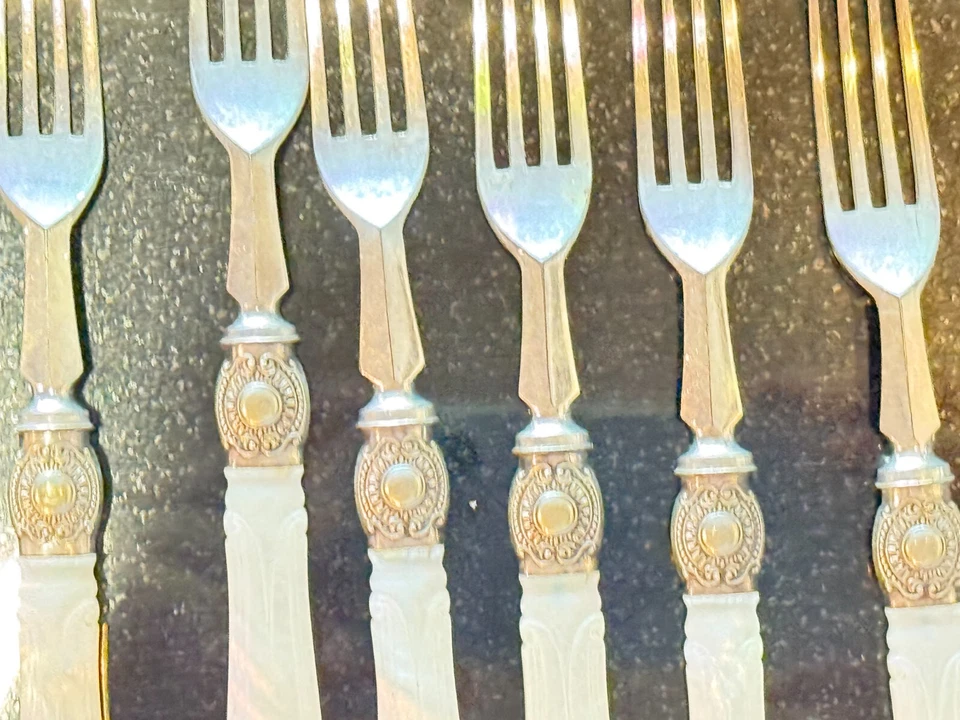 ATQ English Edwardian Mother of Pearl Silverware Set Forks Knives MOP Exquisite - Image 2 of 4