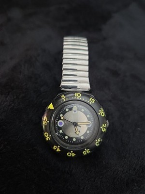Swatch watch SHAMU BLACK WAVE SDB102 1992 Scuba Swiss Made Quartz Gently Used
