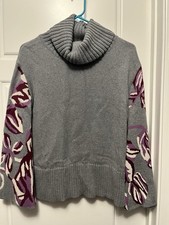 Cabi Style 3704 Eden Pullover Fall 19 Size Medium Floral Flared Sleeve
