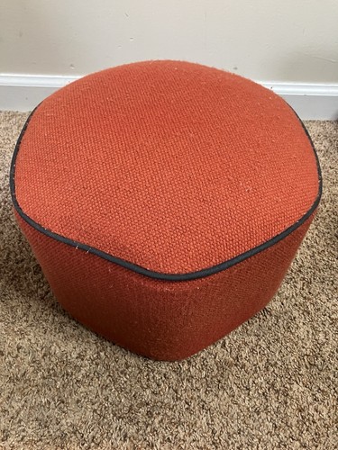 Vintage 1970s Small Foot Stool Upholstered Ottoman Footrest. Very Good Condition - Picture 3 of 8